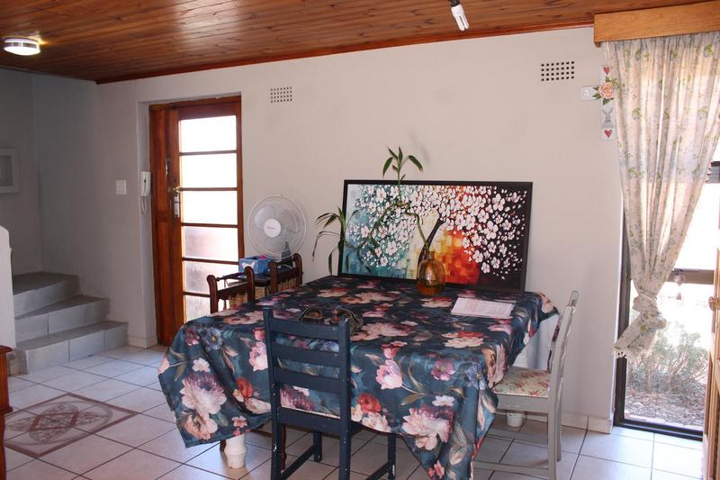 2 Bedroom Property for Sale in Goodwood Estate Western Cape